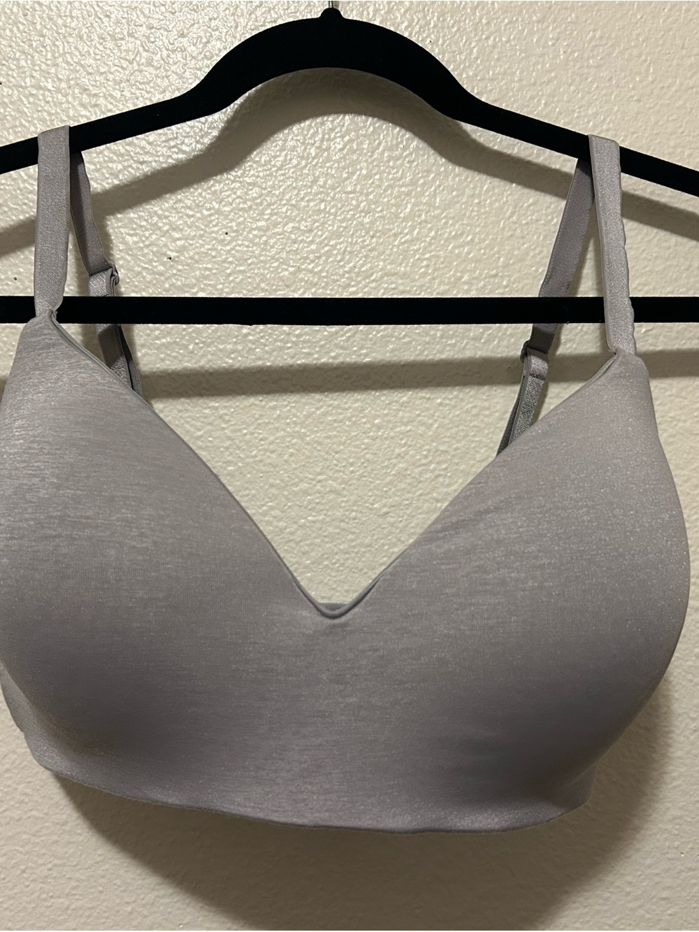 Victoria's Secret Wireless T shirt Bra - Light Gray